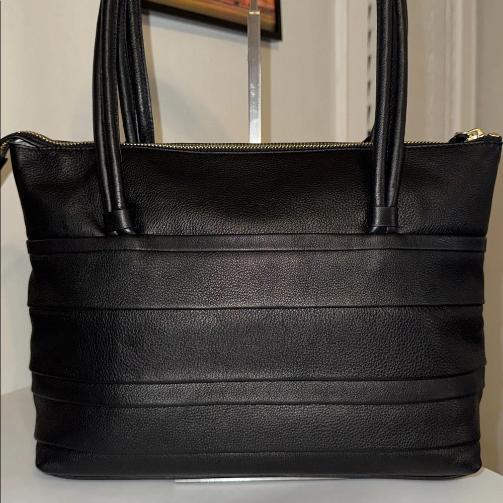 Radley London Farringdon Black Leather Tote w/ Dog Charm - Picture 5 of 9